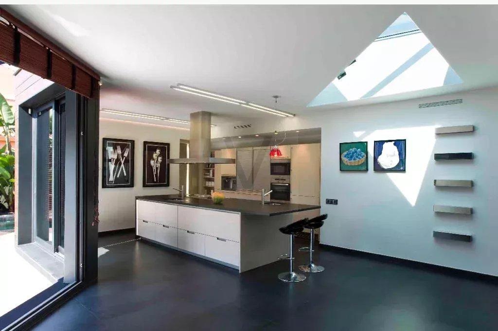 Contemporary Elegance by the Sea: Architectural Masterpiece in Sitges — photo 8 of 8