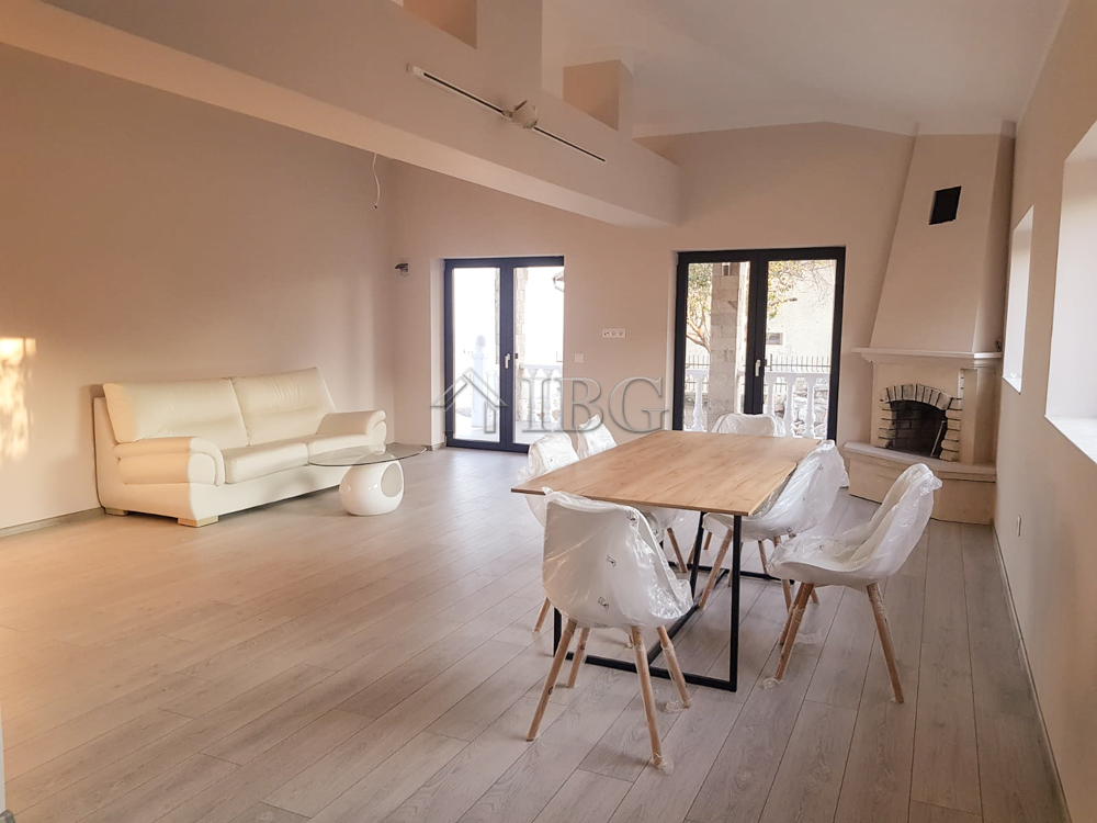 Brand New 3-bed, 3-bath house with Sea view and pool in Balchik — photo 9 of 12
