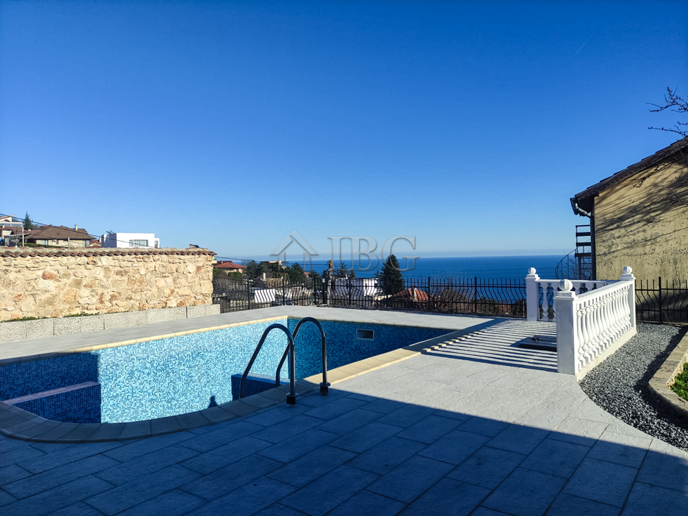 Brand New 3-bed, 3-bath house with Sea view and pool in Balchik — photo 5 of 12