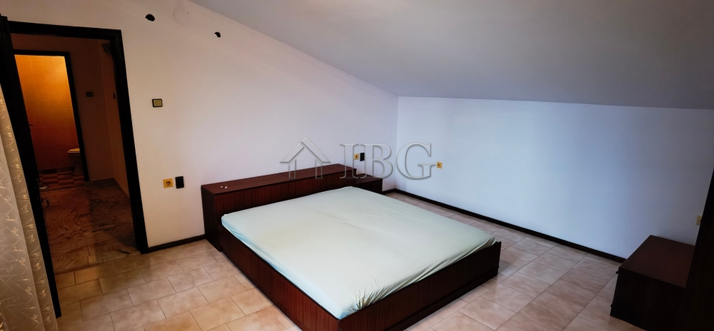 House with 3 bedrooms, BBQ and 600 m2 yard in Kosharitsa, 6 km to the beach — photo 17 of 25