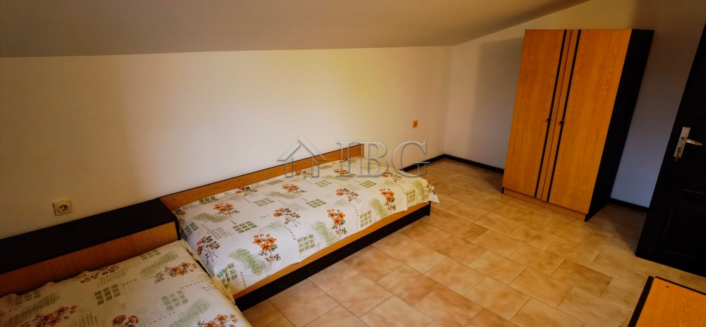 House with 3 bedrooms, BBQ and 600 m2 yard in Kosharitsa, 6 km to the beach — photo 19 of 25