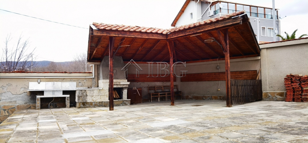 House with 3 bedrooms, BBQ and 600 m2 yard in Kosharitsa, 6 km to the beach — photo 5 of 25