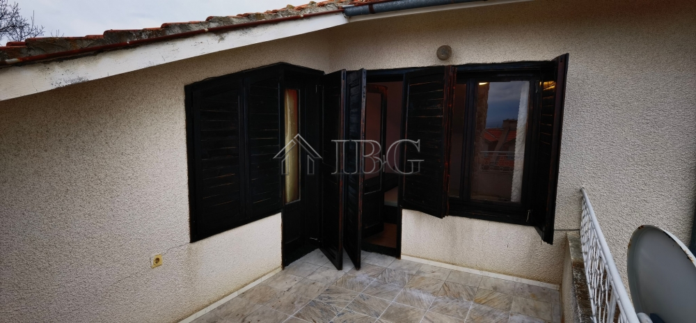 House with 3 bedrooms, BBQ and 600 m2 yard in Kosharitsa, 6 km to the beach — photo 23 of 25
