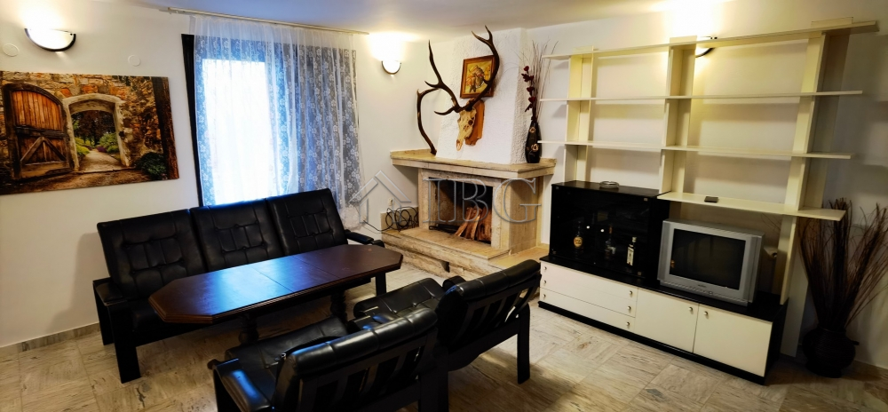 House with 3 bedrooms, BBQ and 600 m2 yard in Kosharitsa, 6 km to the beach — main photo