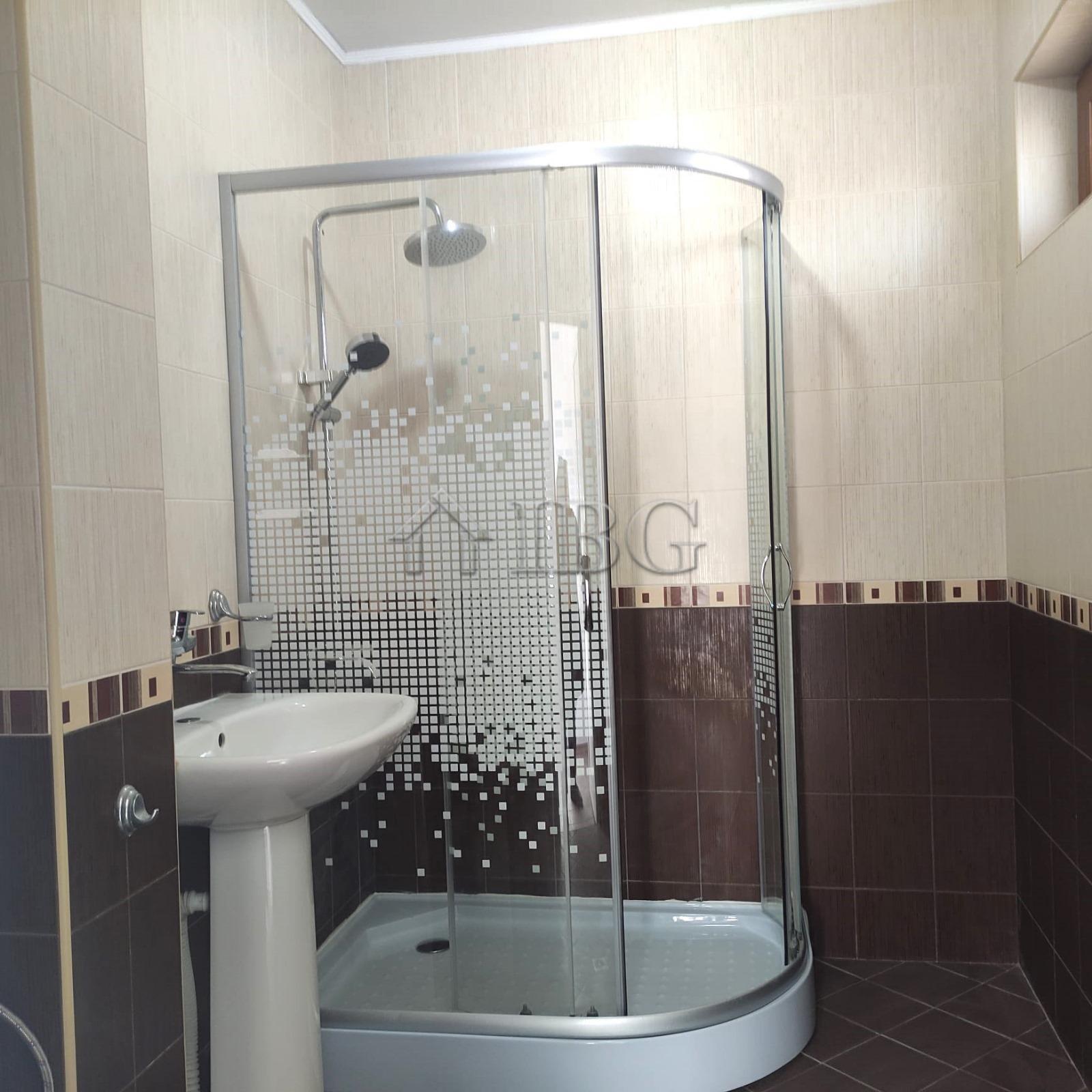 Renovated 3-Bedroom Semi-detached house close to the beach — photo 13 of 18