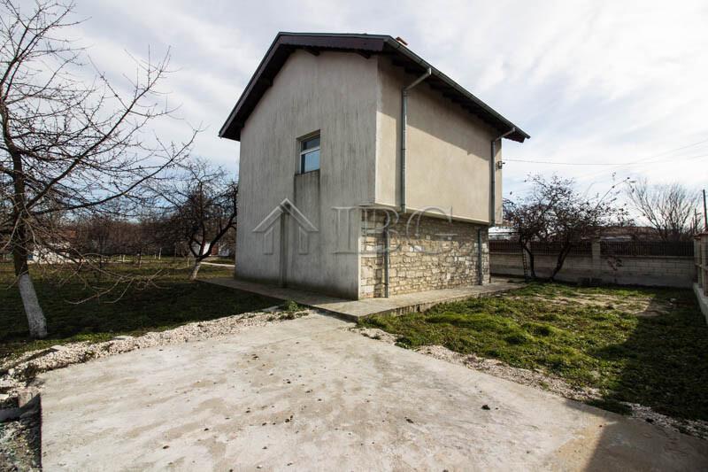 2-bed house with parking lot only 10 kilometers to the sea — photo 5 of 25