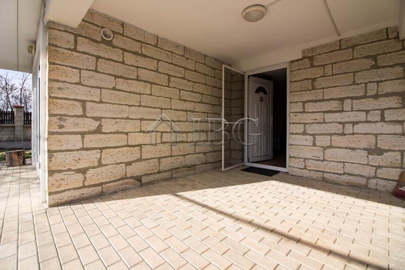 2-bed house with parking lot only 10 kilometers to the sea — photo 9 of 25
