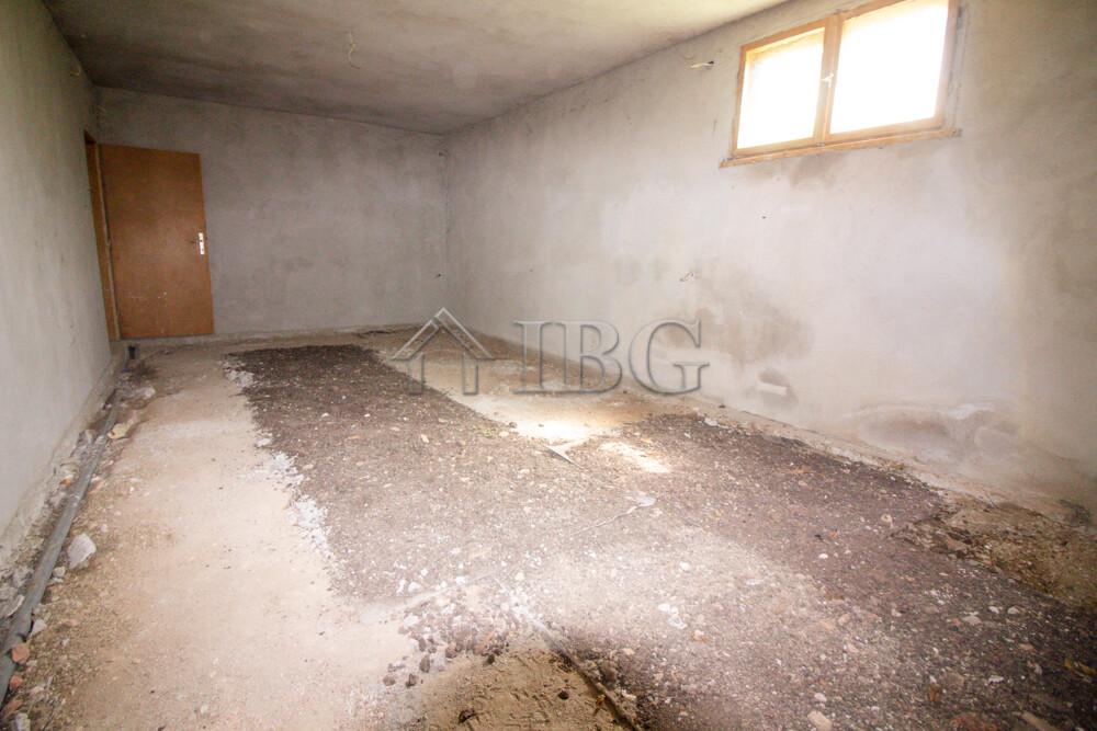 3 bed new built house with garage 10 minutes driving from Byala — photo 12 of 25