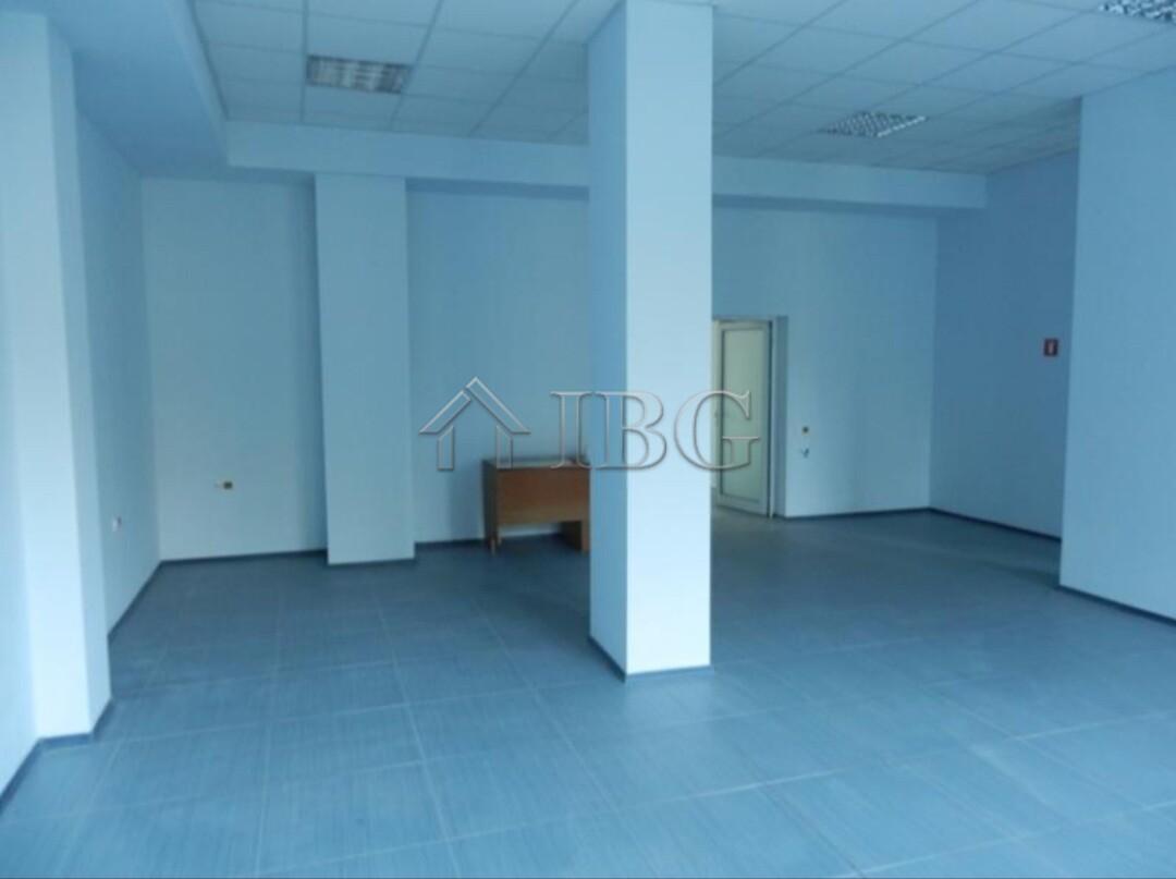 Large premise for rent in on the ground floor in Ruse city — Ruse
