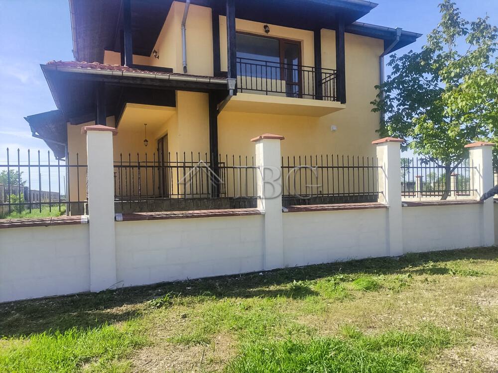 Renovated 3-Bedroom Semi-detached house close to the beach — photo 18 of 18