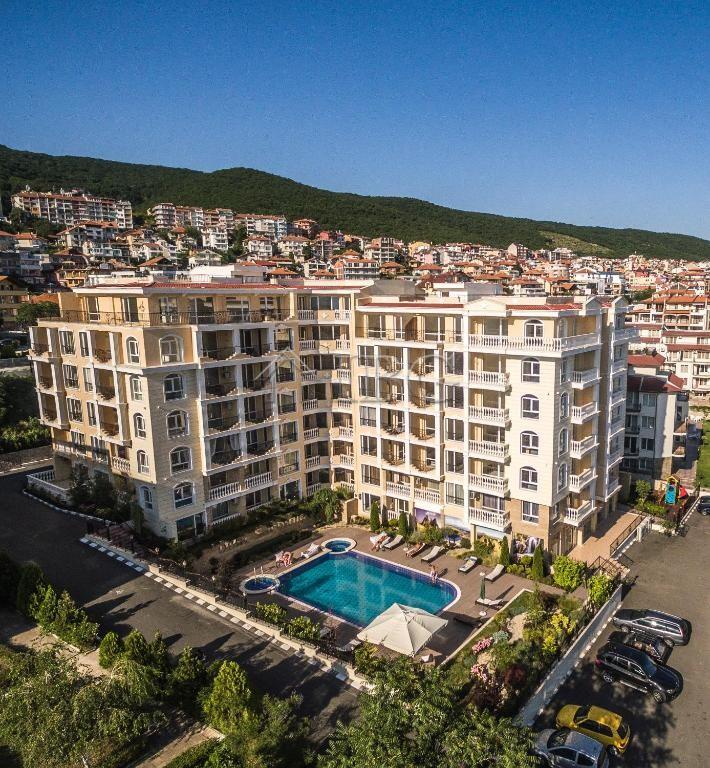 Luxury apartments in Villa Sardinia, Sveti Vlas — photo 10 of 25