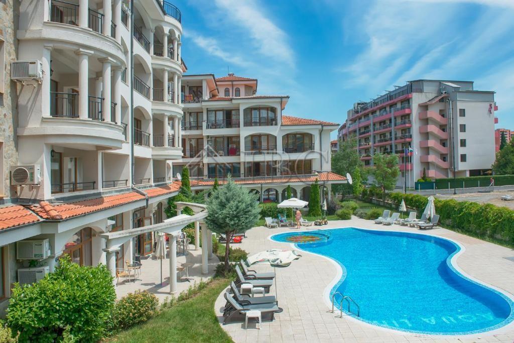 Big apartment for sale in Chateau Del Mar, Sunny Beach — main photo