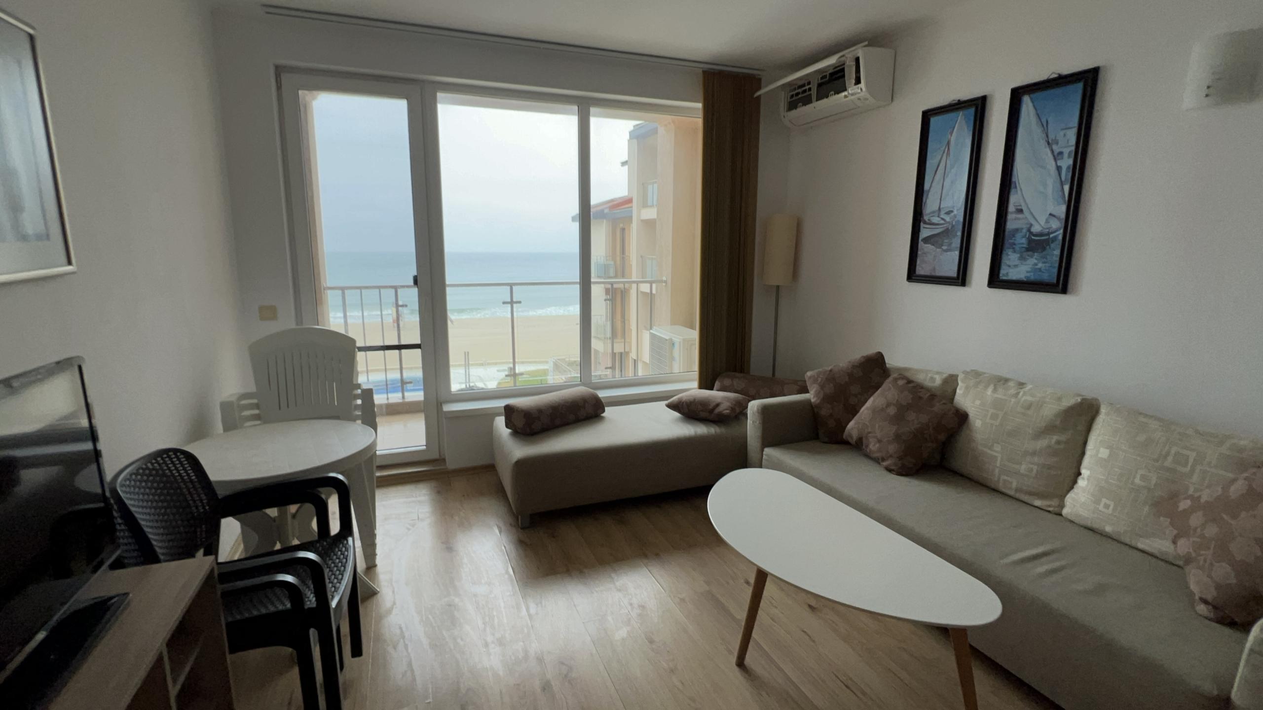 Spacious 3-Bedroom Apartment with Stunning Sea View in Obzor Beach Resort — photo 2