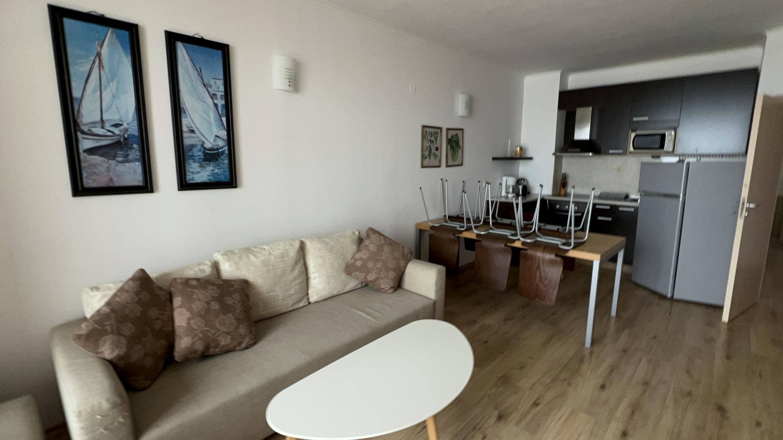 Spacious 3-Bedroom Apartment with Stunning Sea View in Obzor Beach Resort — photo 6 of 25