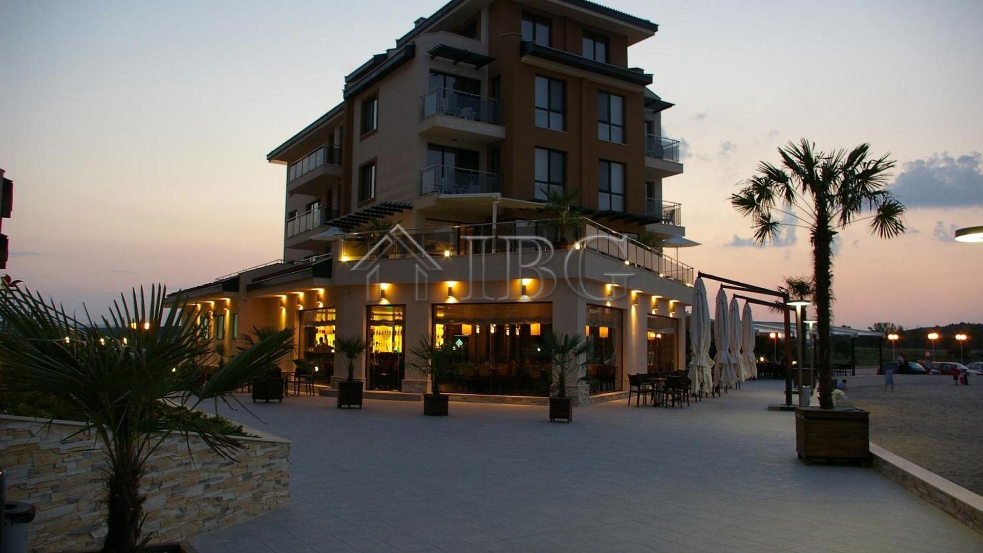 Spacious 3-Bedroom Apartment with Stunning Sea View in Obzor Beach Resort — photo 14 of 25