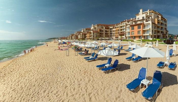 Spacious 3-Bedroom Apartment with Stunning Sea View in Obzor Beach Resort — photo 11 of 25