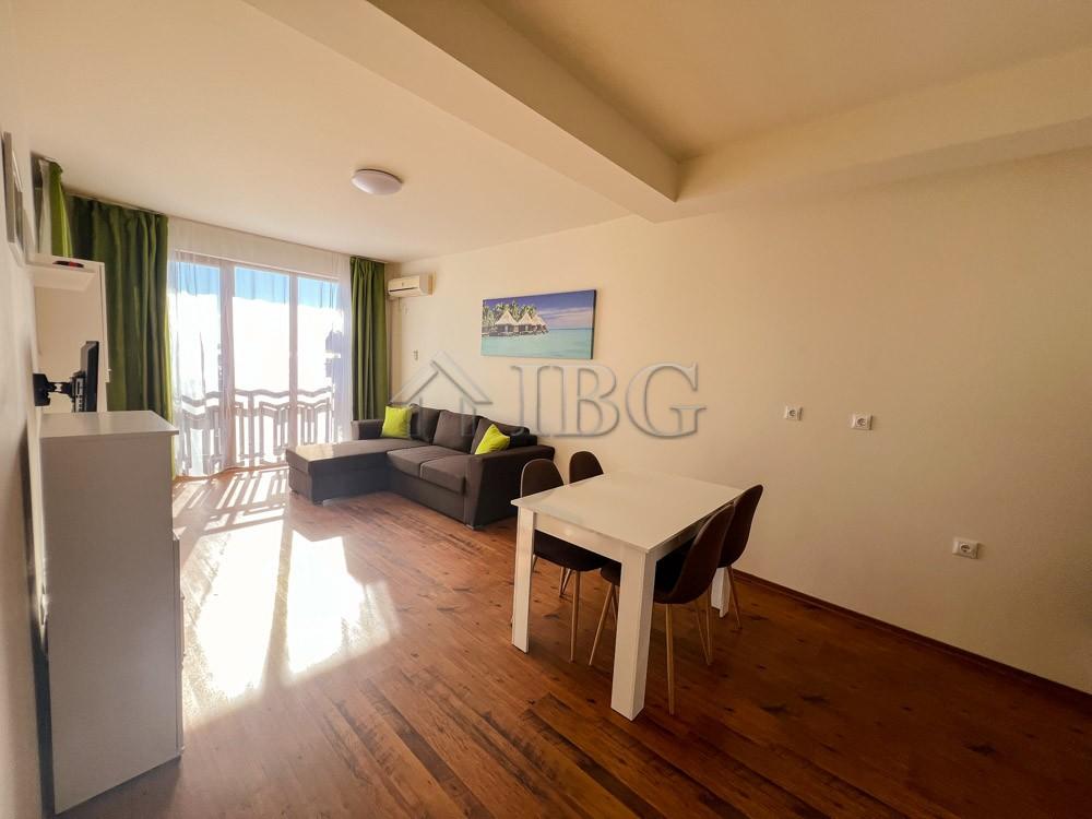 Apartment with pool and sea view in Panorama Bay 2, Sveti Vlas, 200 m from the sea — photo 2