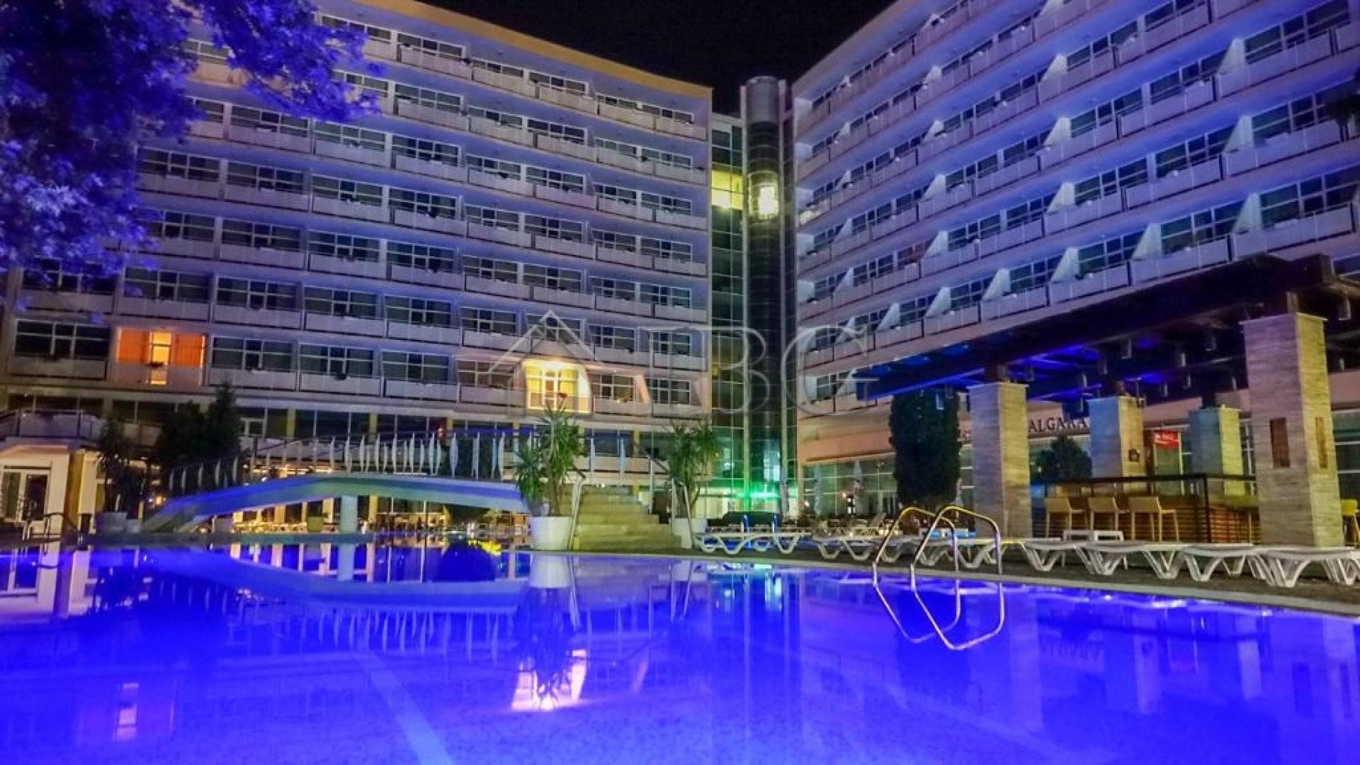 Spacious 1-Bedroom Apartment with Pool & Sea View Grand Hotel Nirvana, Sunny Beach — photo 24 of 25