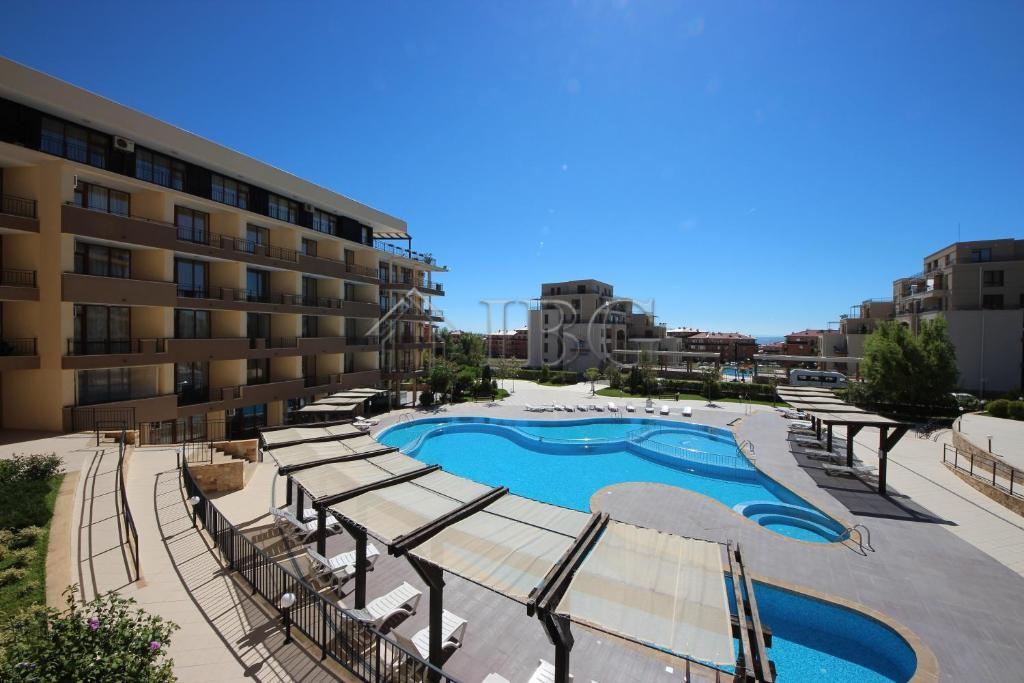Spacious 1-Bedroom Apartment Luxor Complex, Sveti Vlas — photo 21 of 25