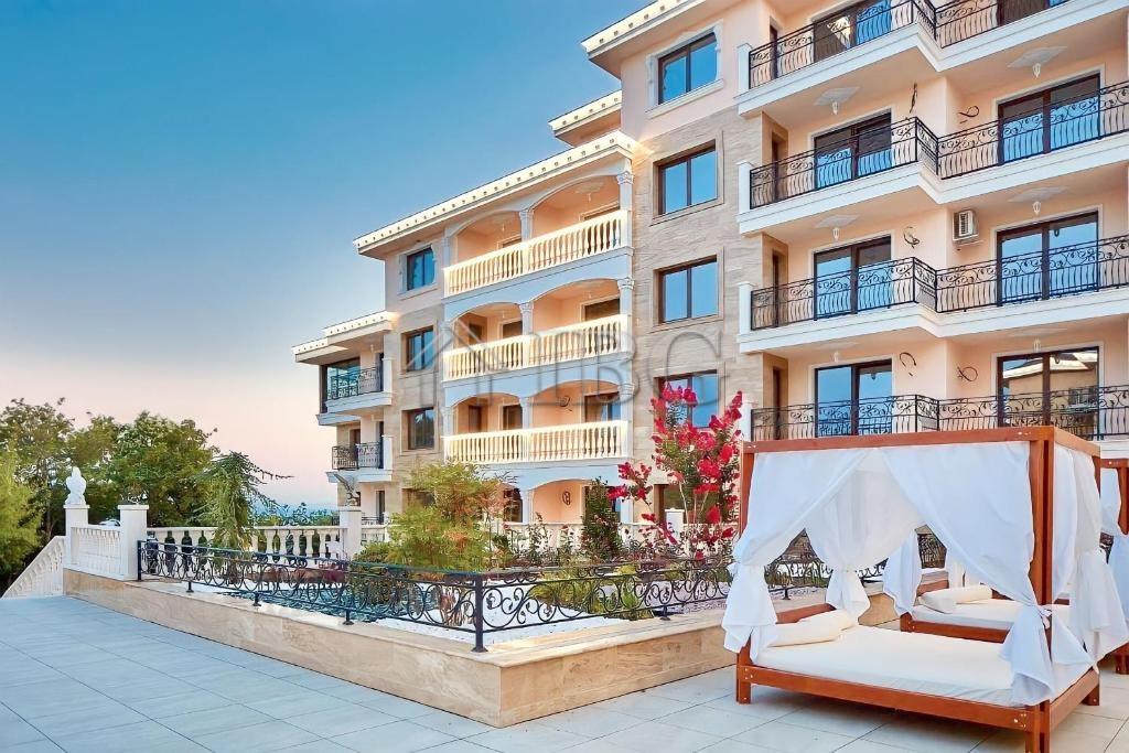 Beachfront 1-Bedroom Apartment Valencia Gardens, Nessebar — main photo