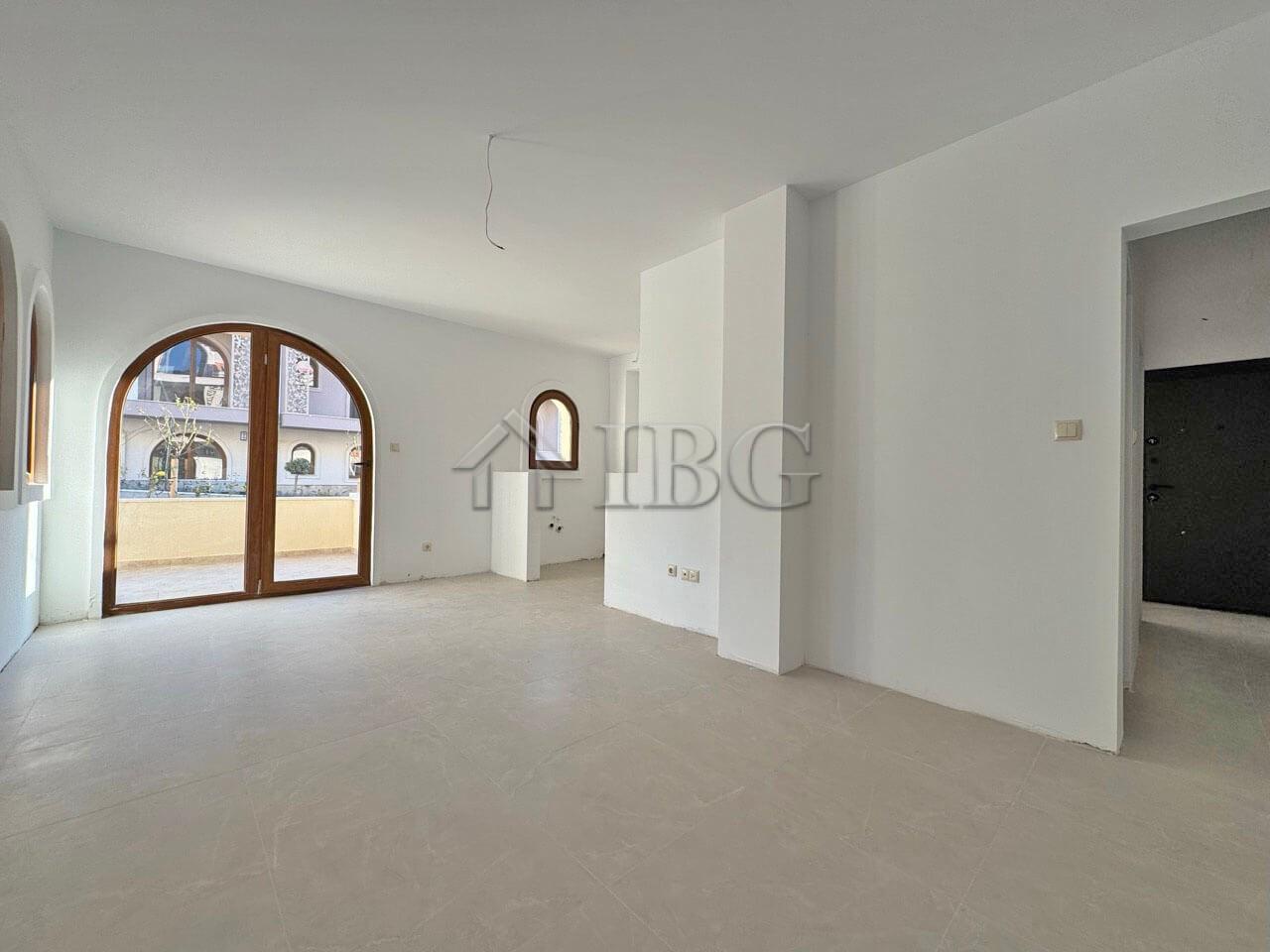 Spacious 1-Bedroom Apartment with Large Terrace in Grand Village Complex, Kosharitsa — photo 5