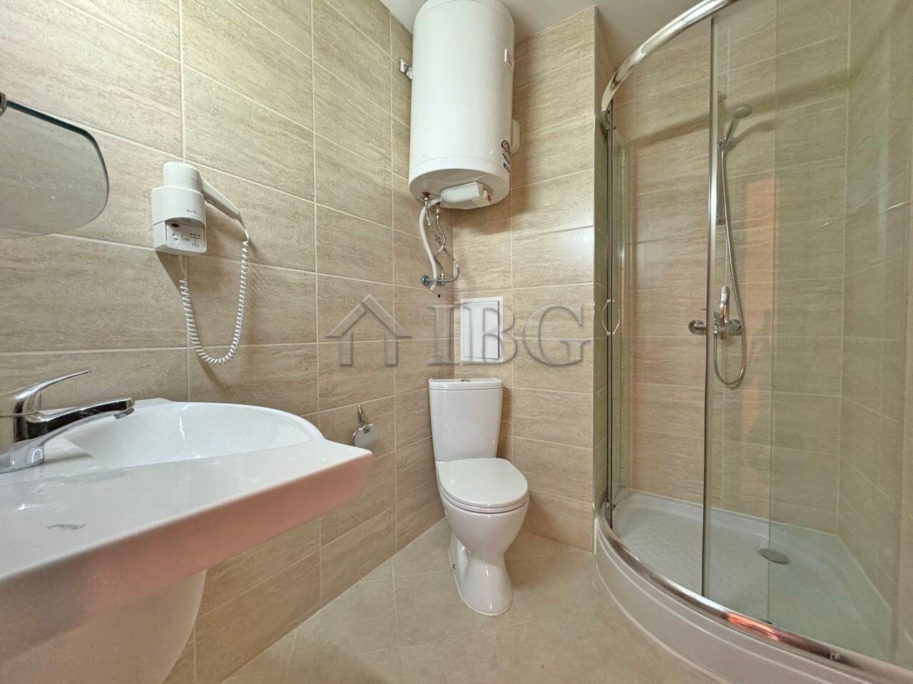 2-Room Apartment with Sea and Pool View in Luxor Complex, Sveti Vlas — photo 11 of 25