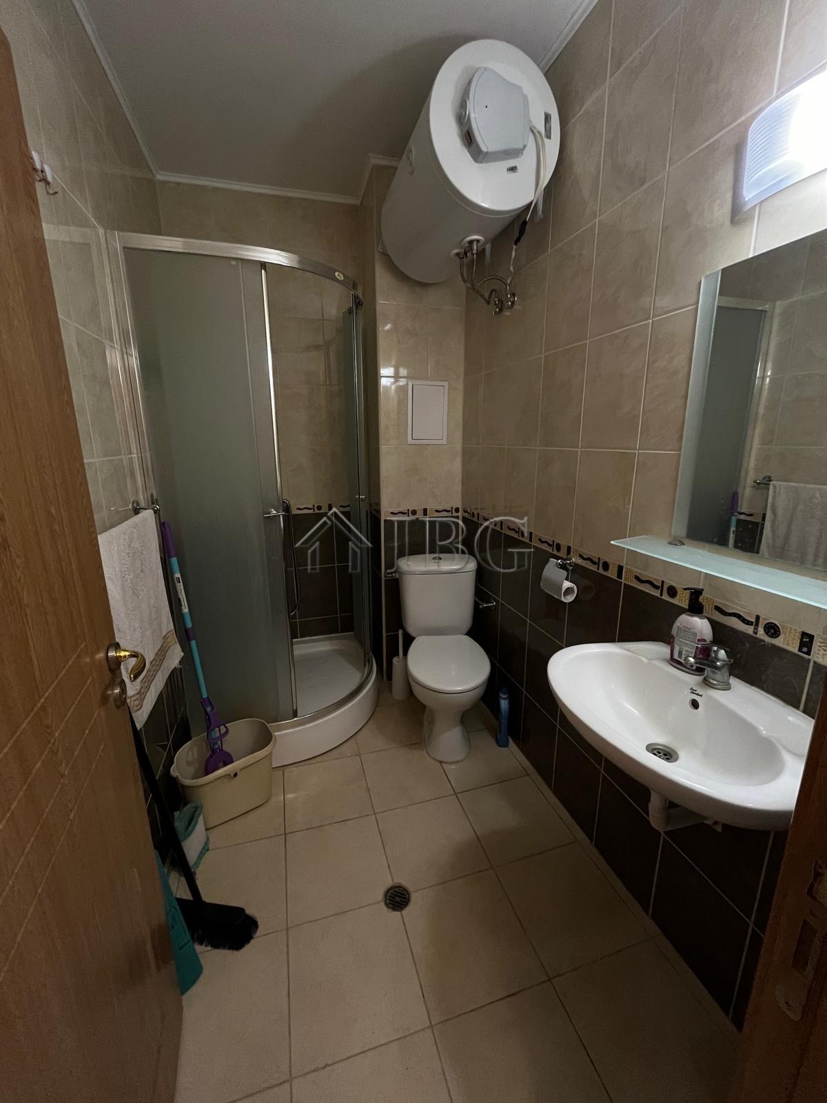 Spacious Two-Bedroom Apartment with Pool View in “Solo 1” Complex, Sveti Vlas — photo 4