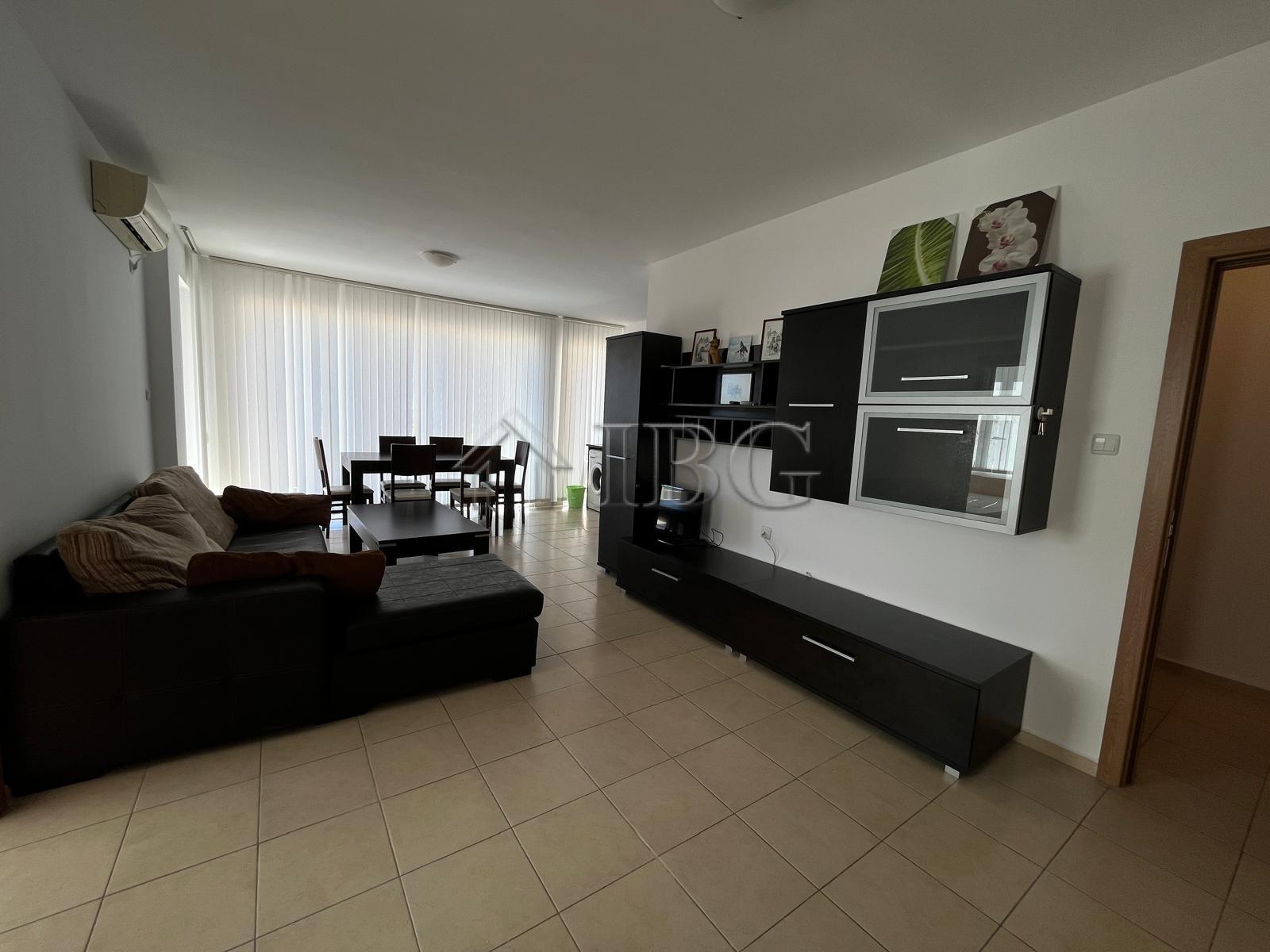 Spacious Two-Bedroom Apartment with Pool View in “Solo 1” Complex, Sveti Vlas — photo 9 of 15