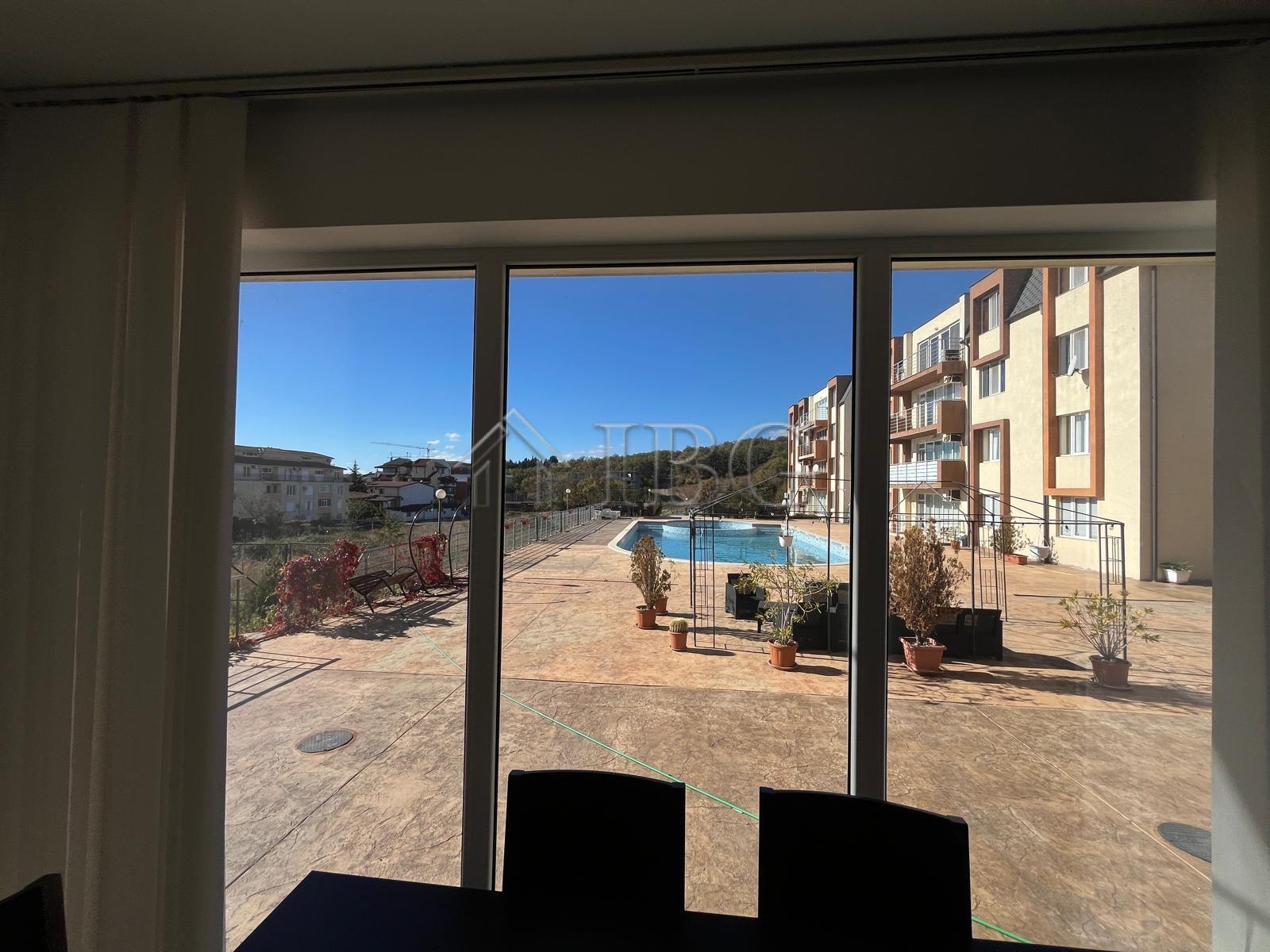 Spacious Two-Bedroom Apartment with Pool View in “Solo 1” Complex, Sveti Vlas — photo 10 of 15