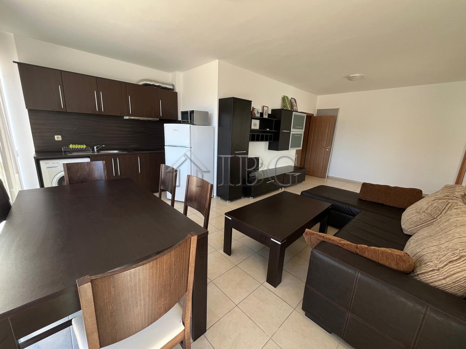Spacious Two-Bedroom Apartment with Pool View in “Solo 1” Complex, Sveti Vlas — photo 12 of 15