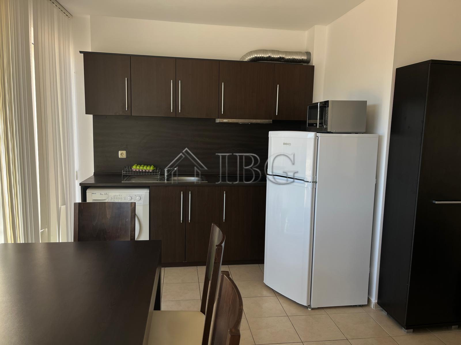 Spacious Two-Bedroom Apartment with Pool View in “Solo 1” Complex, Sveti Vlas — photo 13 of 15