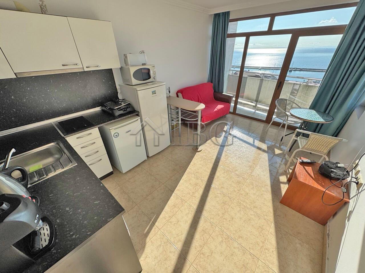 Two-Bedroom Apartment with Sea View in the Complex “Lazur 5”, Sveti Vlas — photo 2