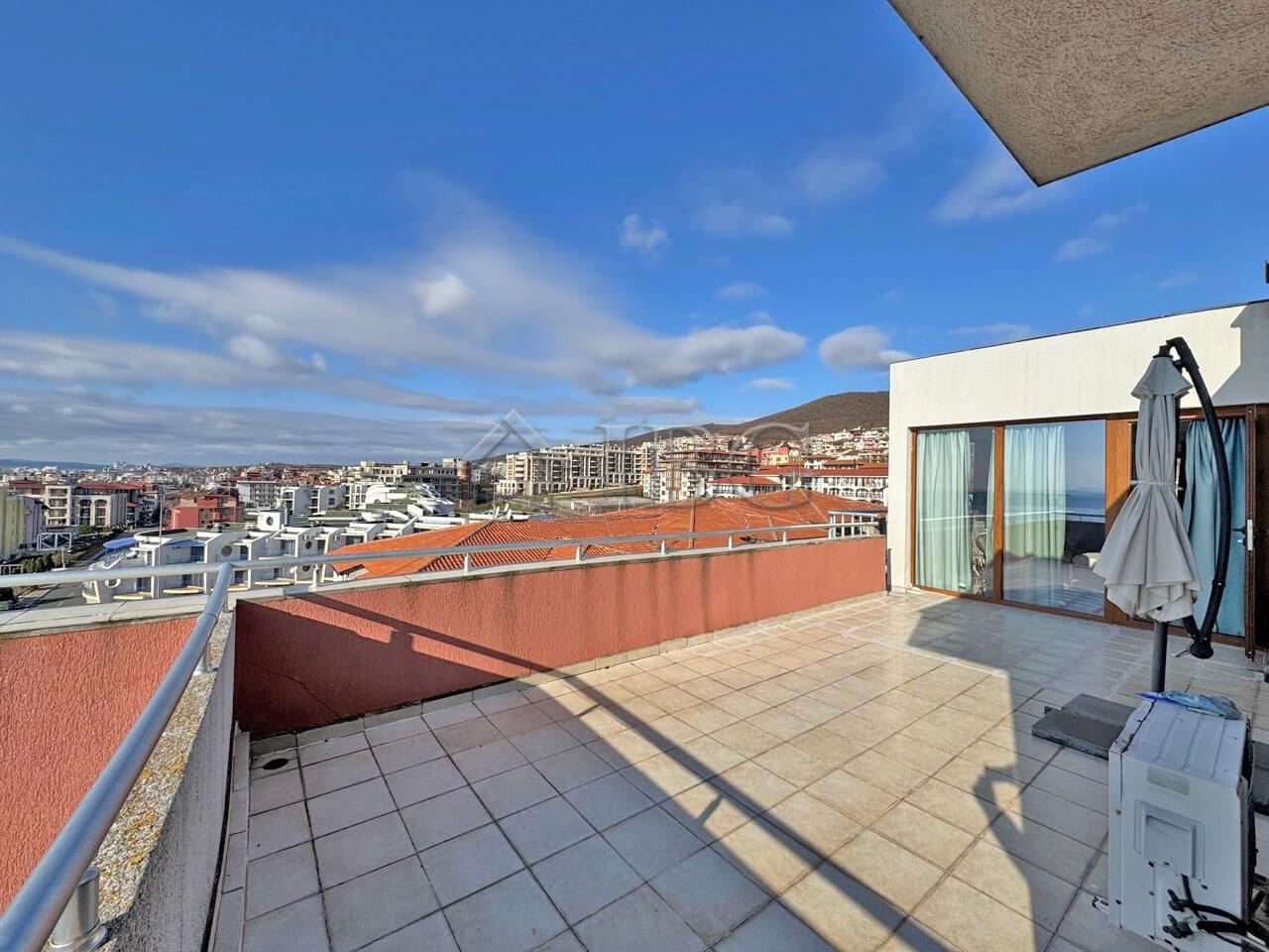 Two-Bedroom Apartment with Sea View in the Complex “Lazur 5”, Sveti Vlas — photo 9 of 20