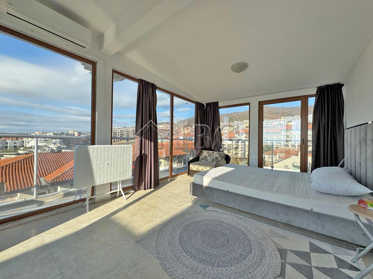 Two-Bedroom Apartment with Sea View in the Complex “Lazur 5”, Sveti Vlas — photo 11 of 20