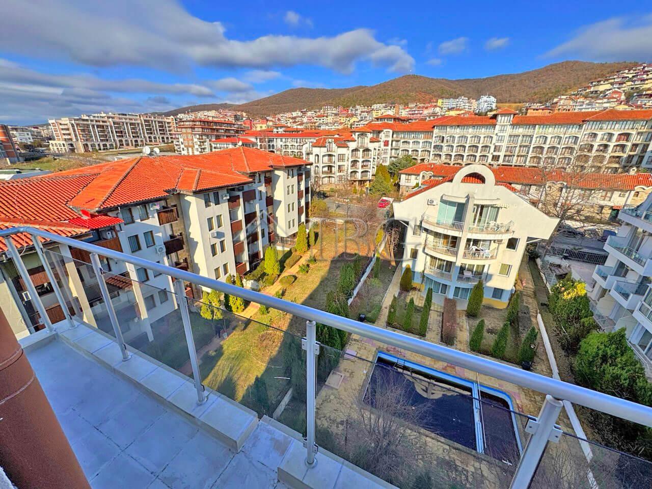 Two-Bedroom Apartment with Sea View in the Complex “Lazur 5”, Sveti Vlas — photo 14 of 20