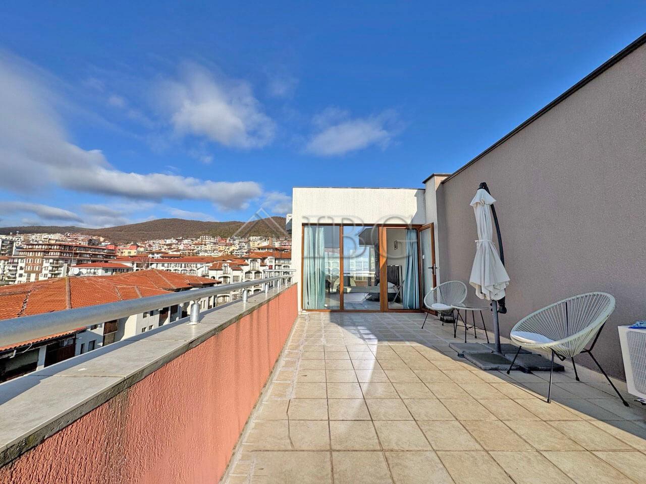 Two-Bedroom Apartment with Sea View in the Complex “Lazur 5”, Sveti Vlas — photo 18 of 20