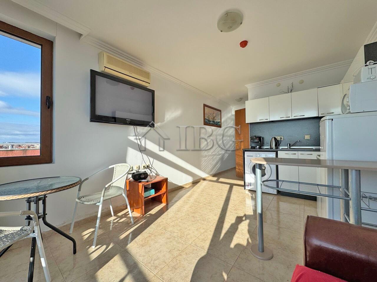 Two-Bedroom Apartment with Sea View in the Complex “Lazur 5”, Sveti Vlas — photo 5