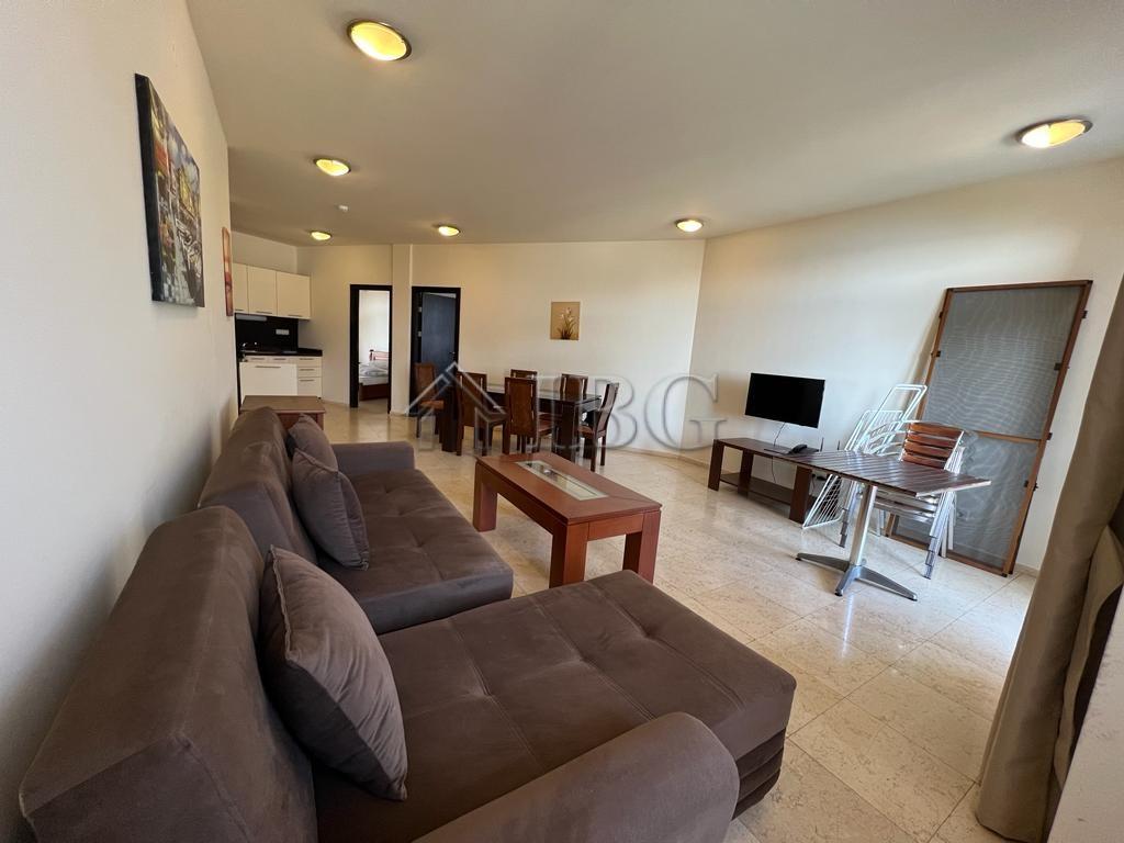 For sale: A two-bedroom apartment just 50 meters from the beach in Sveti Vlas, Bulgaria. — photo 2