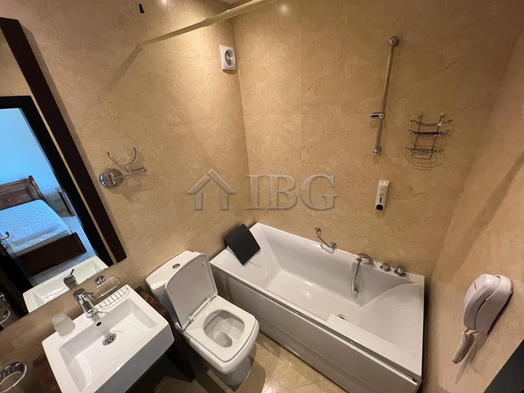 For sale: A two-bedroom apartment just 50 meters from the beach in Sveti Vlas, Bulgaria. — photo 12 of 25