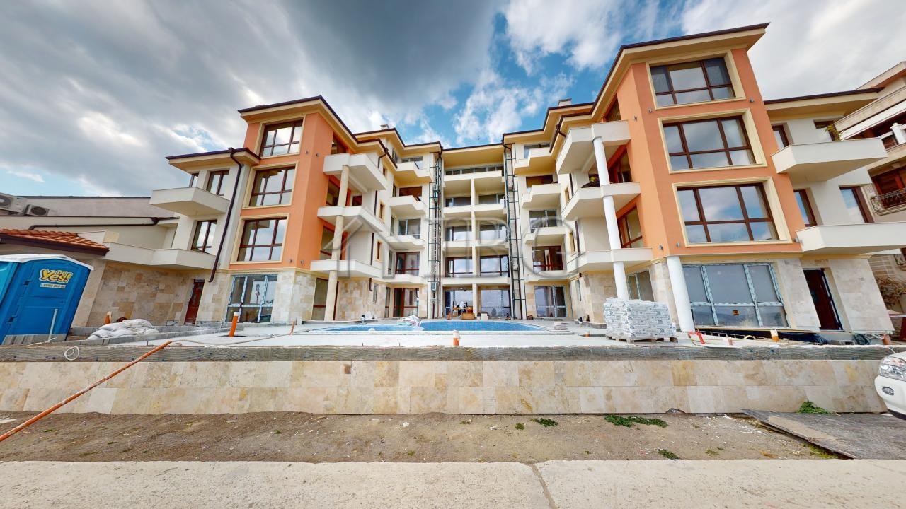 Amazing apartment with sea view in Villa Metara, Ravda — photo 10 of 24