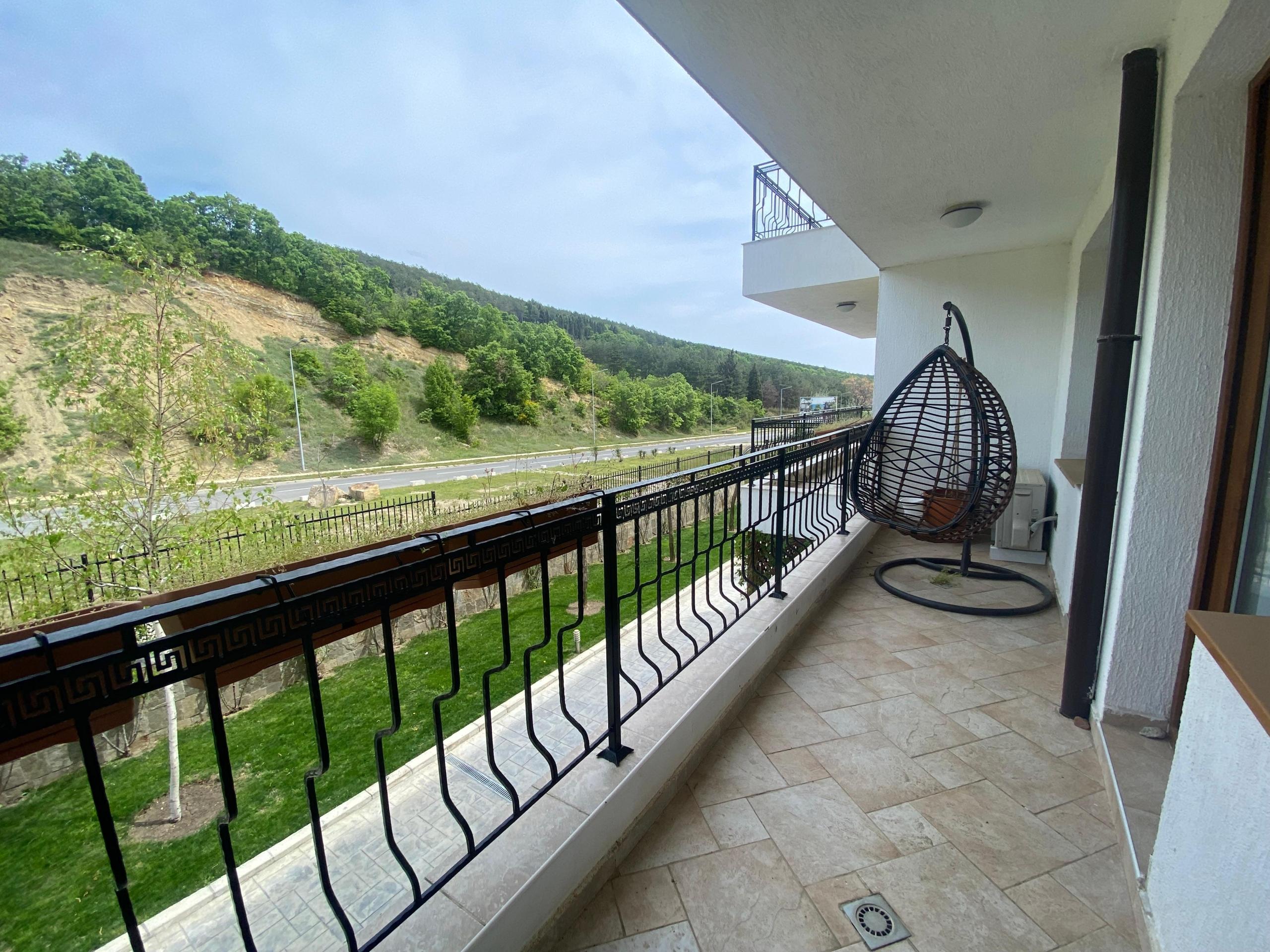 For sale: A furnished two-bedroom apartment with a sea view in the Garden of Eden complex, Sveti Vlas. — photo 16 of 25