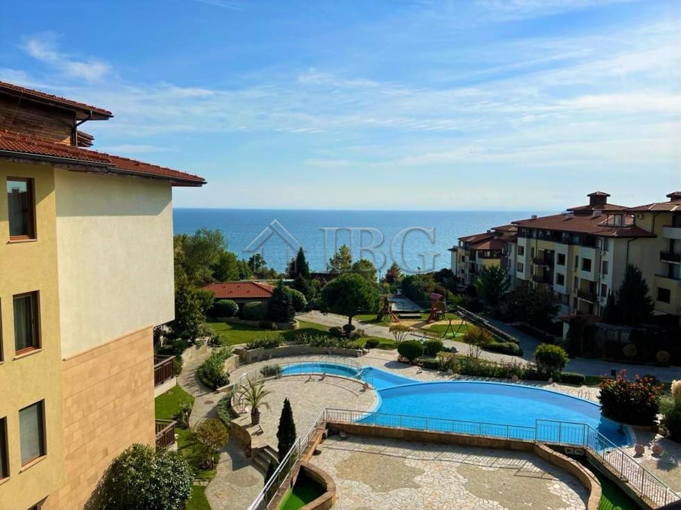 For sale: A two-bedroom apartment just 50 meters from the beach in Sveti Vlas, Bulgaria. — photo 17 of 25