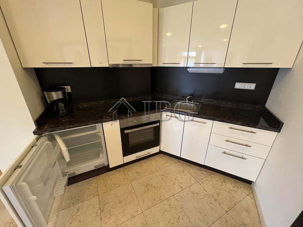 For sale: A two-bedroom apartment just 50 meters from the beach in Sveti Vlas, Bulgaria. — photo 5