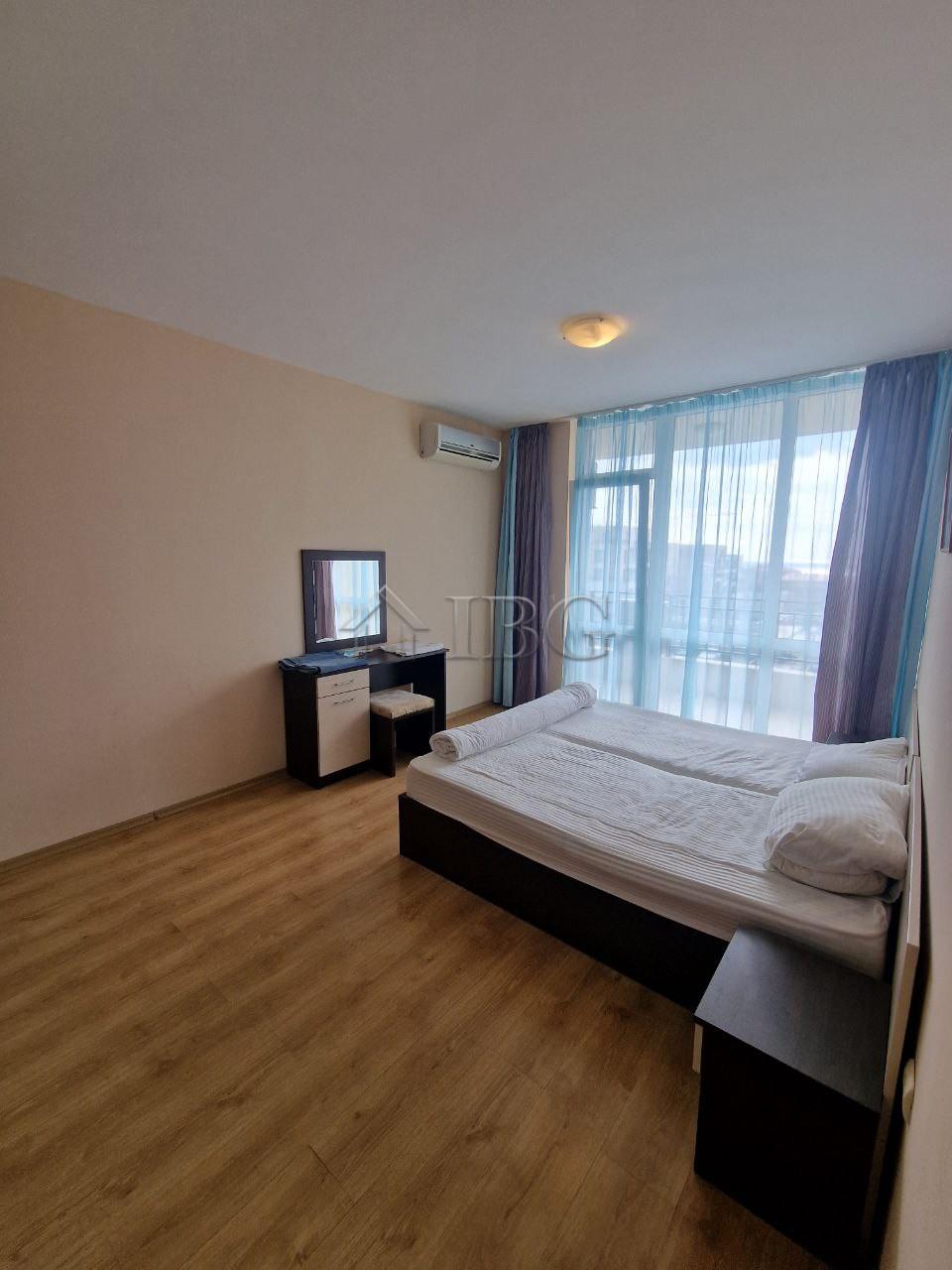 Spacious Two-Bedroom Apartment with sea view in the Luxor Complex, Sveti Vlas — photo 6 of 20