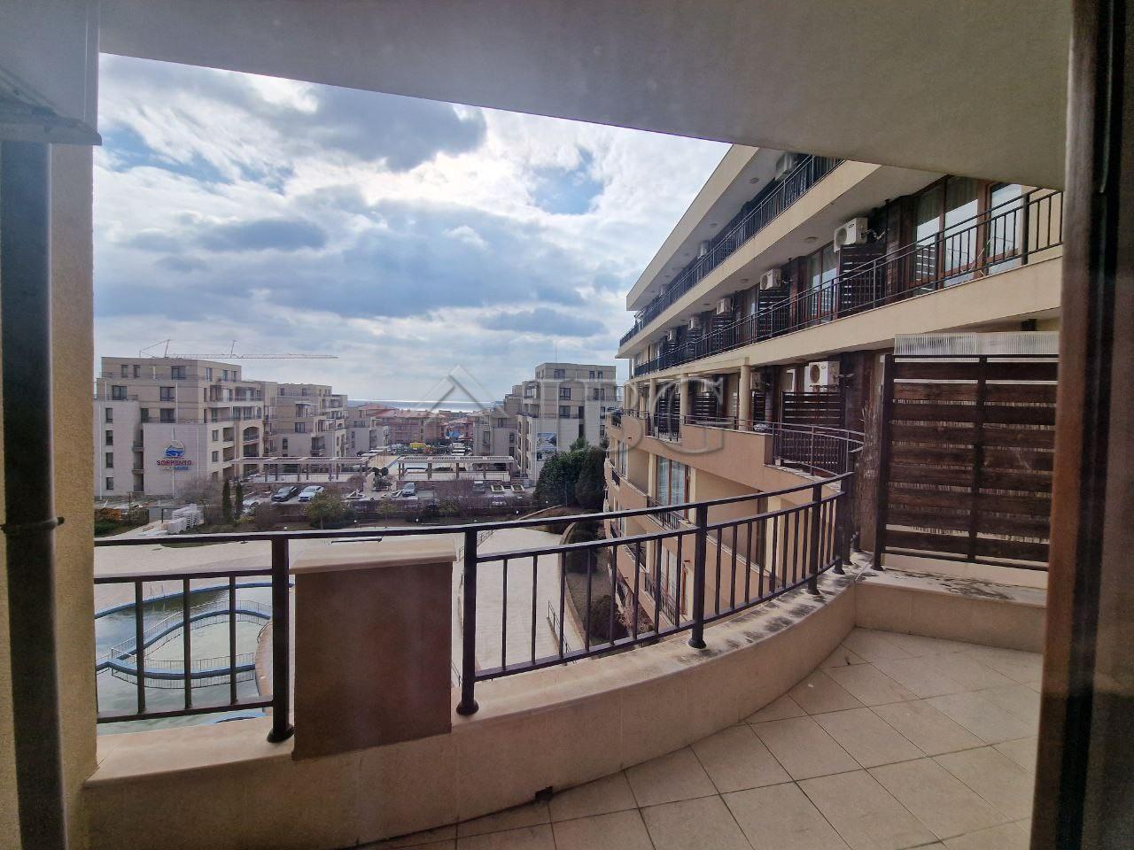 Spacious Two-Bedroom Apartment with sea view in the Luxor Complex, Sveti Vlas — photo 10 of 20