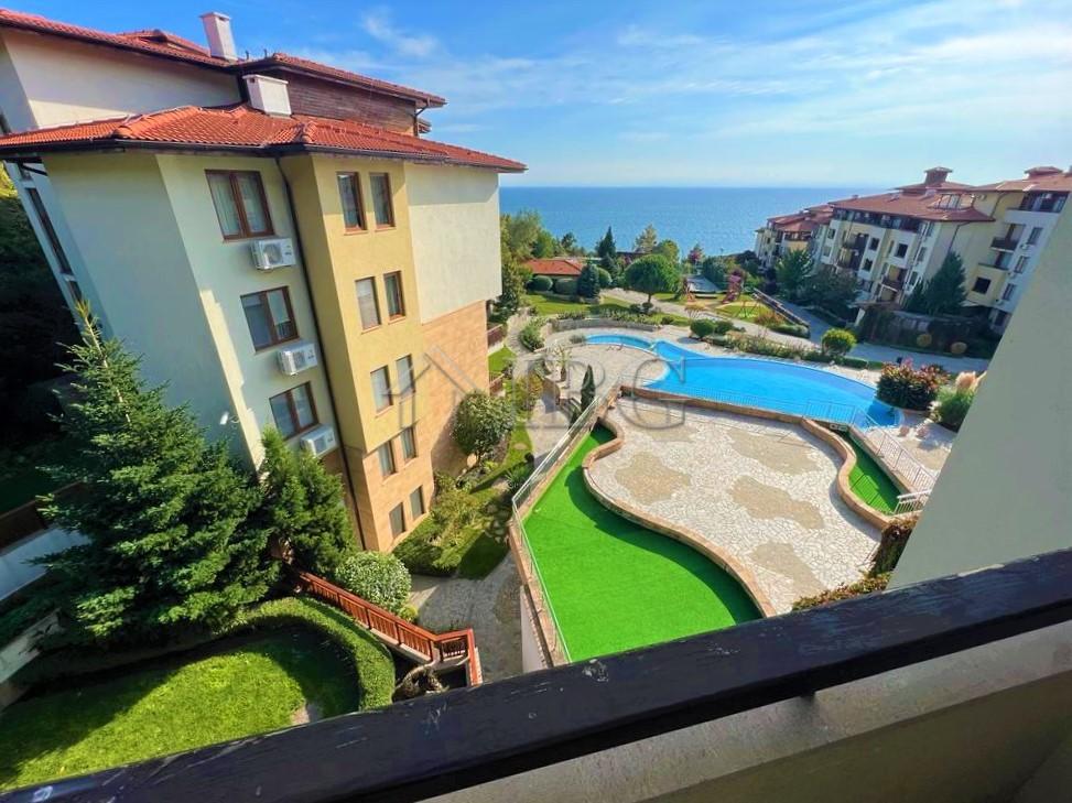 For sale: A two-bedroom apartment just 50 meters from the beach in Sveti Vlas, Bulgaria. — photo 7 of 25