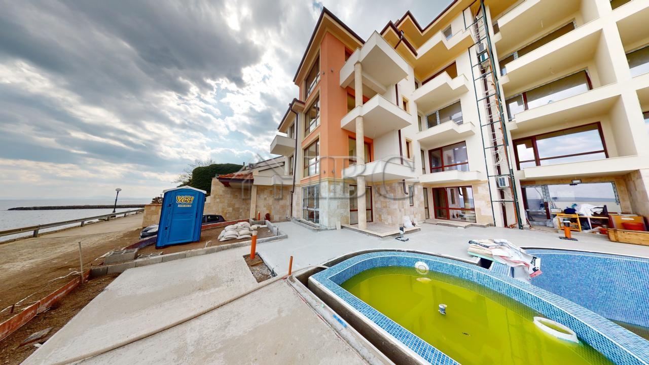 Amazing apartment with sea view in Villa Metara, Ravda — photo 5 of 25