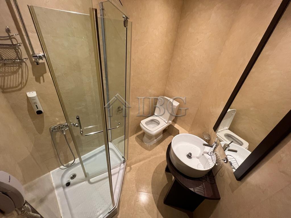 For sale: A two-bedroom apartment just 50 meters from the beach in Sveti Vlas, Bulgaria. — photo 8 of 25