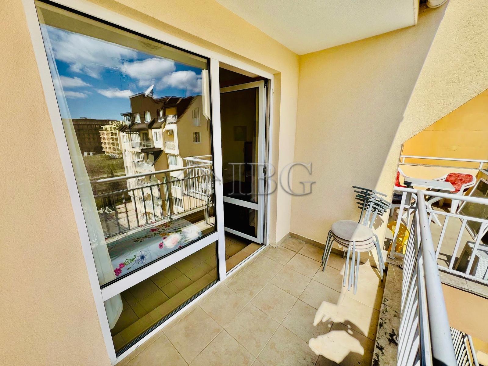 Two-Bedroom Apartment in Sea Dreams Complex, Sunny Beach — photo 11 of 17