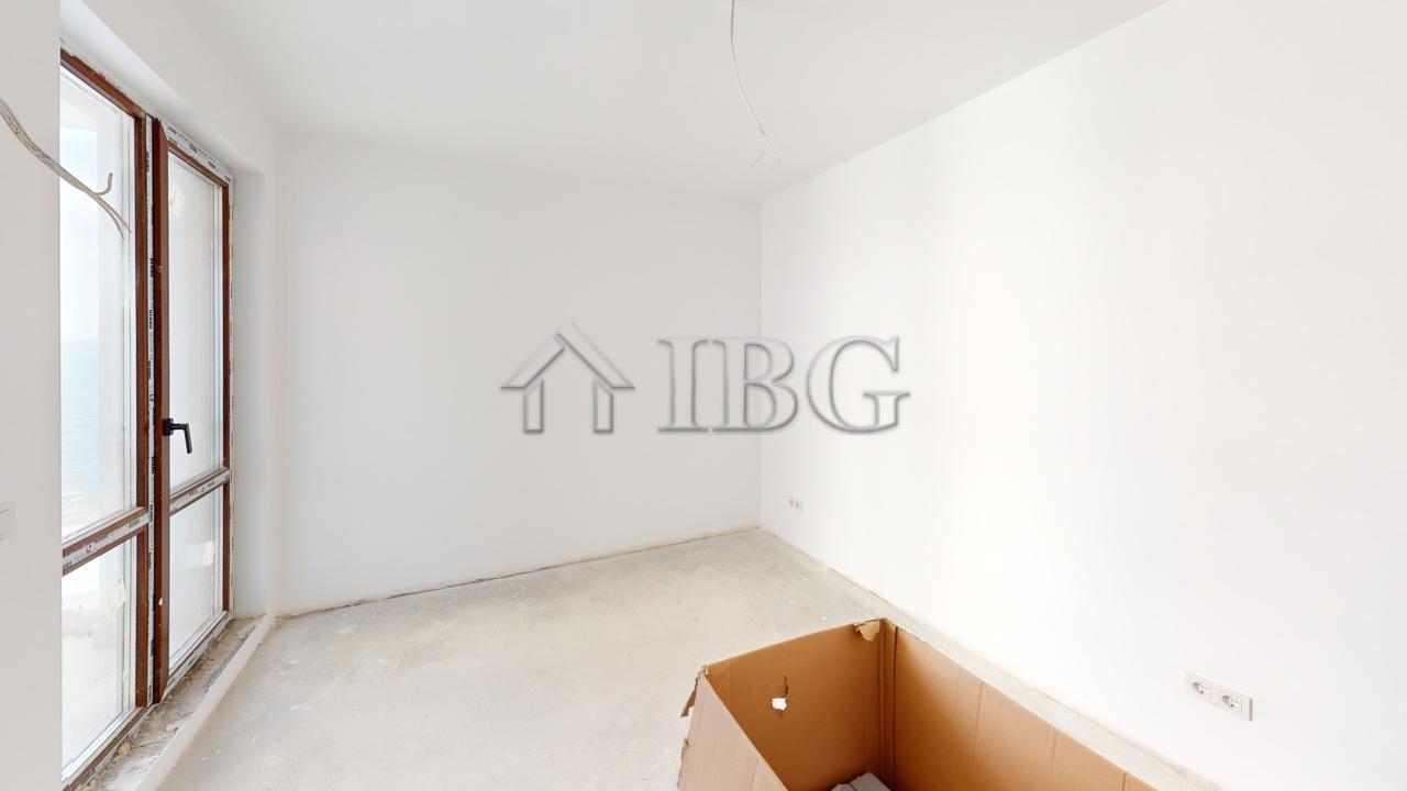 Amazing apartment with sea view in Villa Metara, Ravda — photo 22 of 25